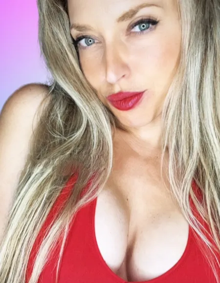 𝚂𝚌𝚊𝚛𝚕𝚎𝚝𝚝 𝙺𝚎𝚗𝚍𝚊𝚕𝚕 profile photo