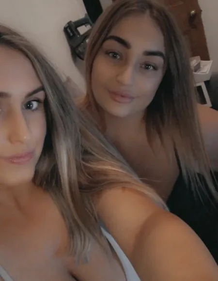 Holly & Olivia profile photo