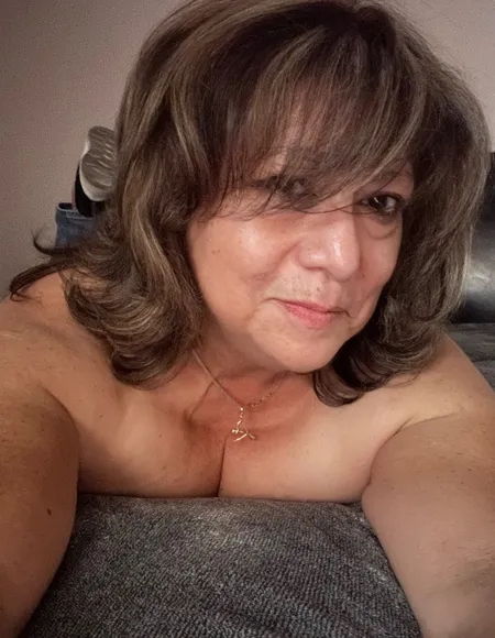 Mature Latina Mom profile photo