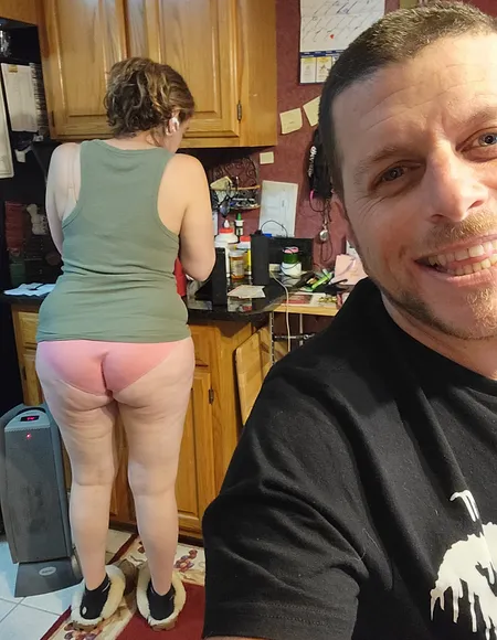 Mr and Mrs 420 profile photo