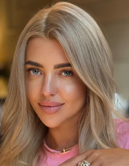 𝑺𝑯𝑨𝑵𝑻𝑰 💕 profile photo