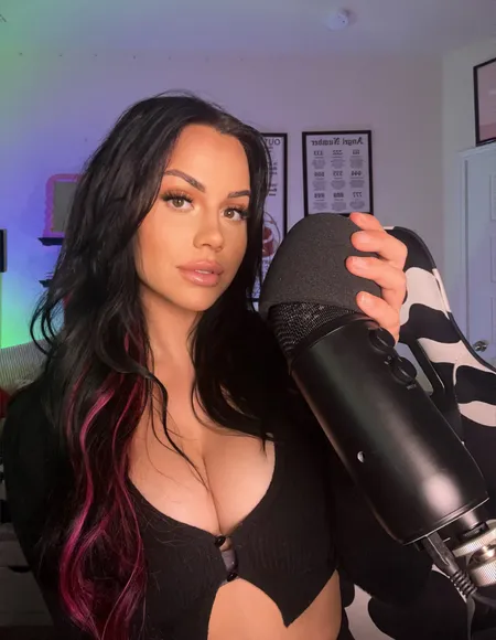 ShotsofSimone 💋 profile photo