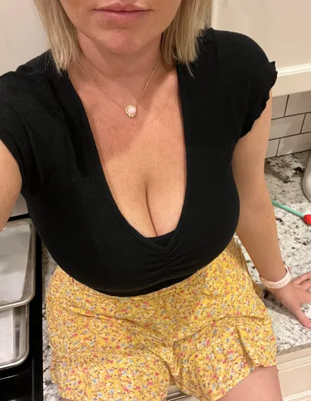 Shy Hotwife Next door profile photo