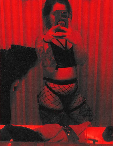 Emo With A Butt👻🖤💀 profile photo