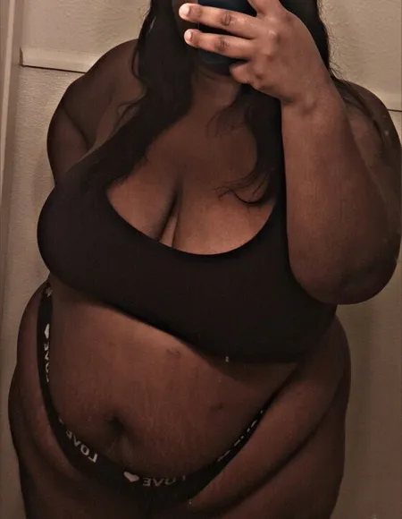 @SlipperySizeQueenfree profile photo