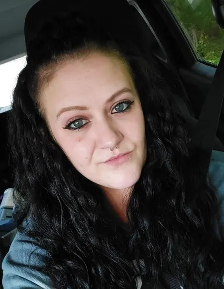 Slutmom420 profile photo