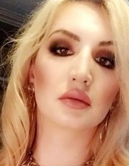 Sluttea profile photo
