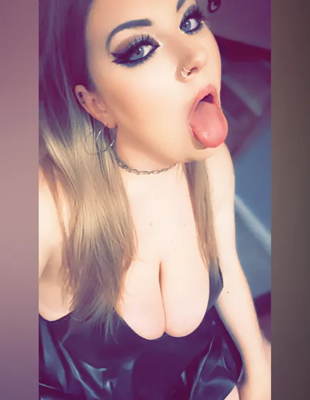 Ashley 😘😈🖤 profile photo