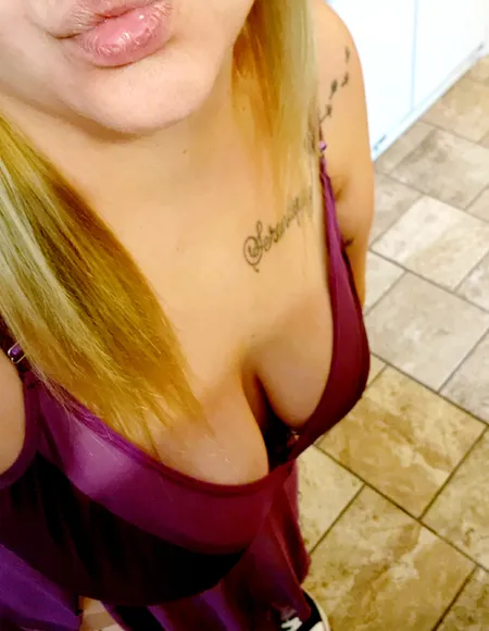 V profile photo