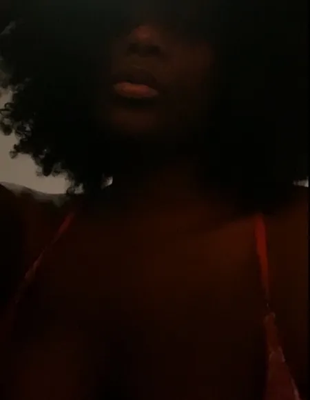 Dee-nuh 🍒 profile photo