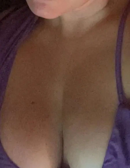 Sports Mom Next Door 🤫 profile photo