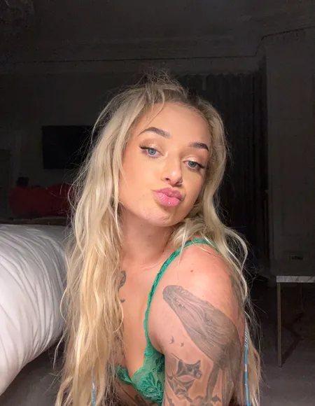Sophia’s FREE page🖤 profile photo
