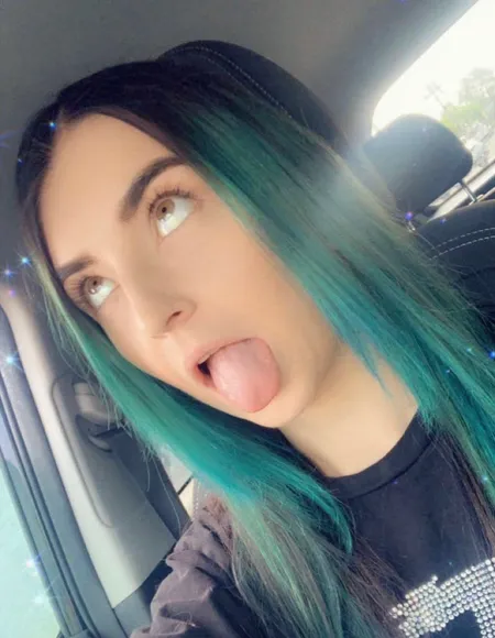 Paxie 🦇💚🖤 profile photo