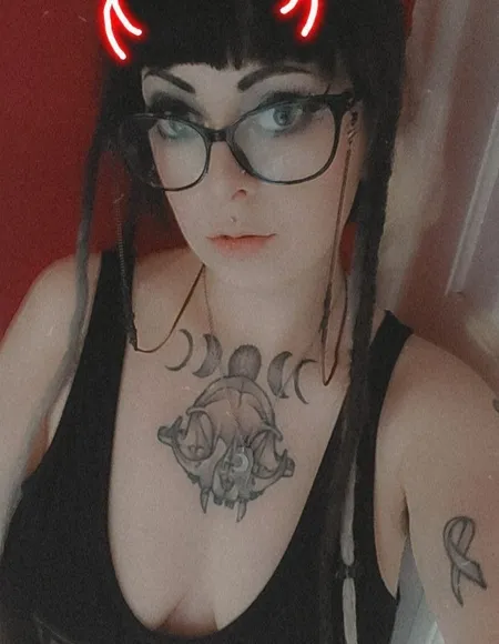 Your Goth Nerd𖤐 profile photo