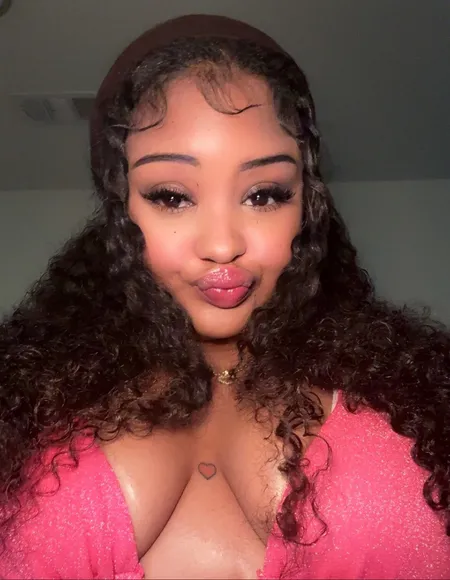 Squeak🤭 profile photo