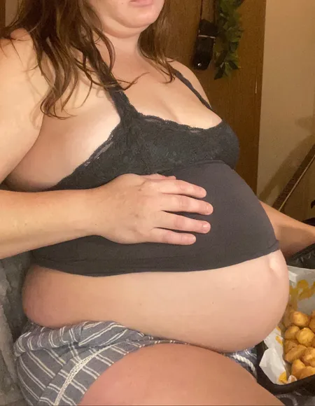Stoner Belly Babe profile photo
