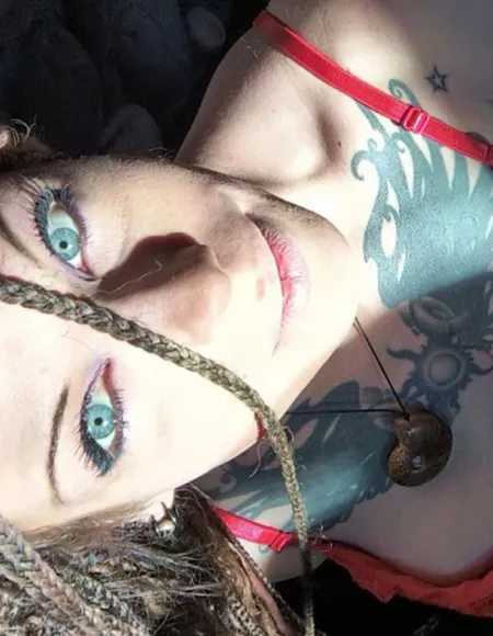 Nerdysexypunkrockwitch profile photo