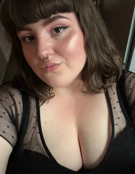 Your Favorite Fat Bitch profile photo
