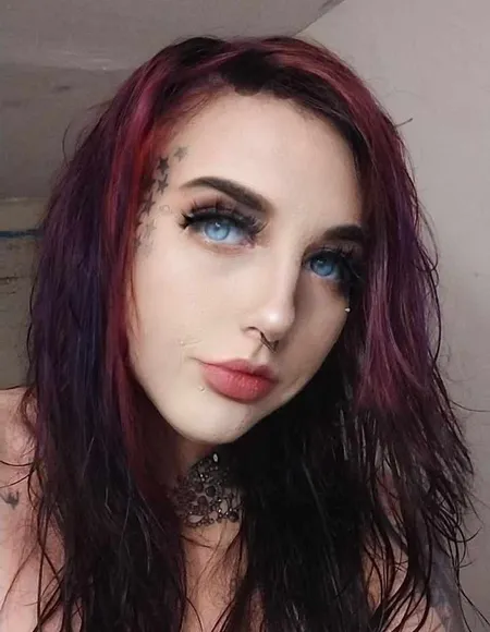 Baby goth profile photo
