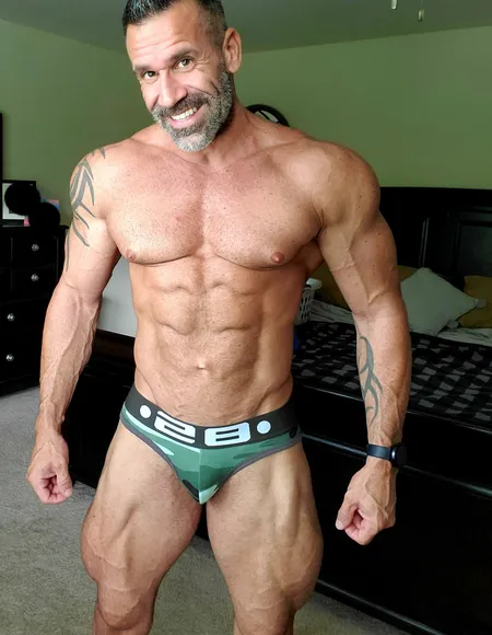 Straightmuscleandmore profile photo