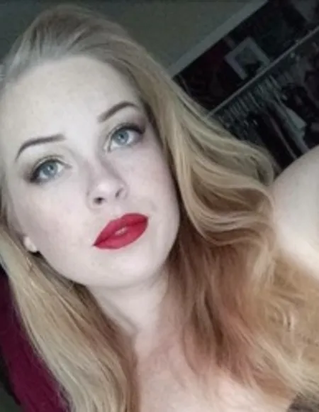 Strawberrie420 profile photo