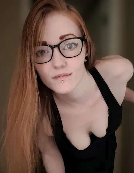 sub_redhead profile photo