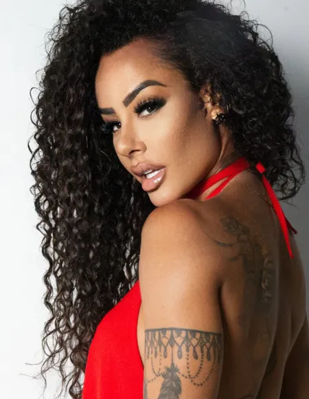 Sue Môura profile photo
