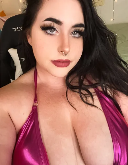 Lucy Love profile photo