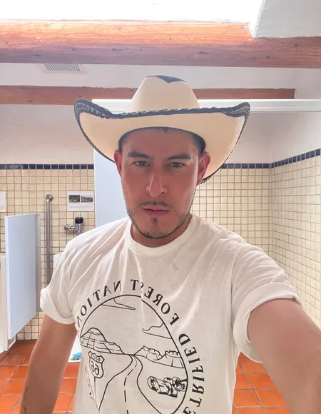 B A D S U N profile photo
