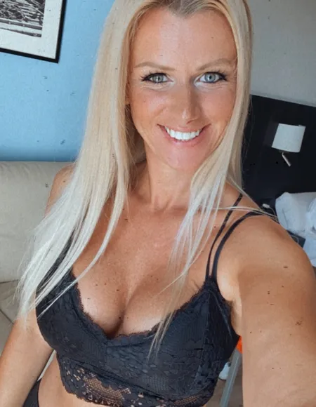 Blondie 😈😜 profile photo