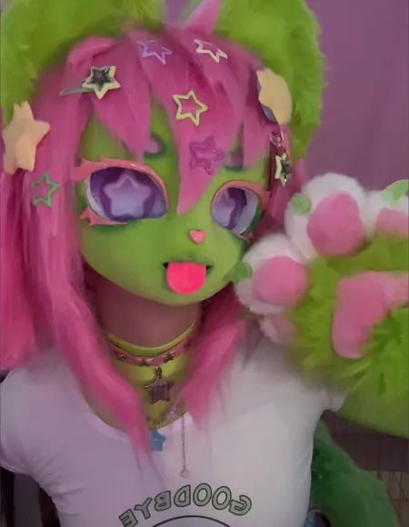 🩷 binky 💚 profile photo