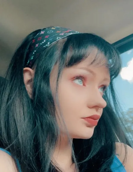 Shelbie 🍒🪴 profile photo