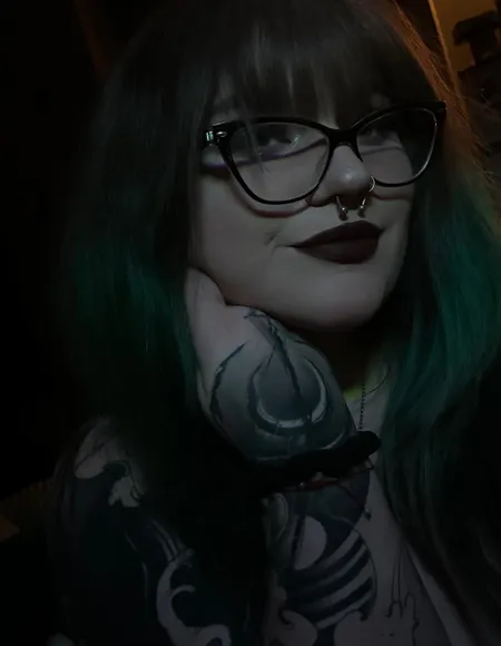 Big titty goth slลซt profile photo
