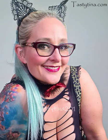 🍑 Tasty Tina 🍾Indecent! 🧁 profile photo