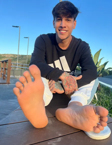 TATTOOBOYFEET profile photo