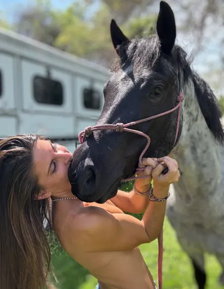 Nicole fox 🦊 profile photo