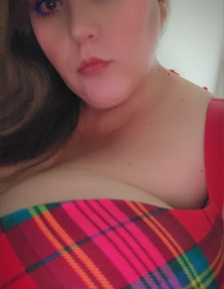 Holly 💛 profile photo