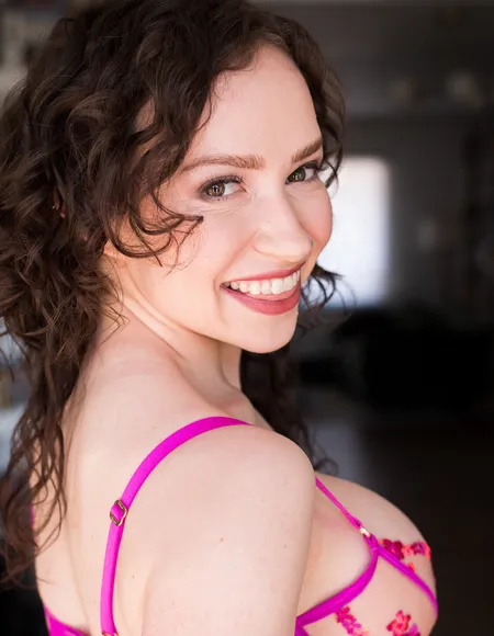 Hazel Paige profile photo