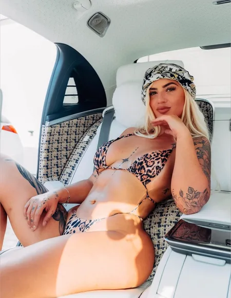 Ivy Rose 🌹 profile photo