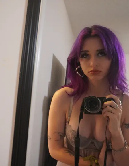 Belly profile photo