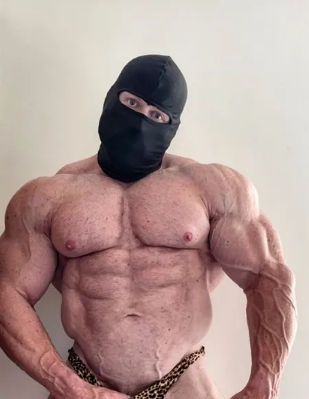 THE MASKED BODYBUILDER 💪🏽 profile photo