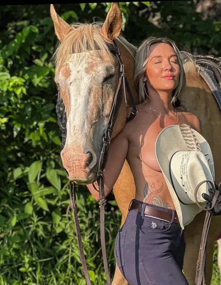 FREE MODERN DAY COWGIRL profile photo