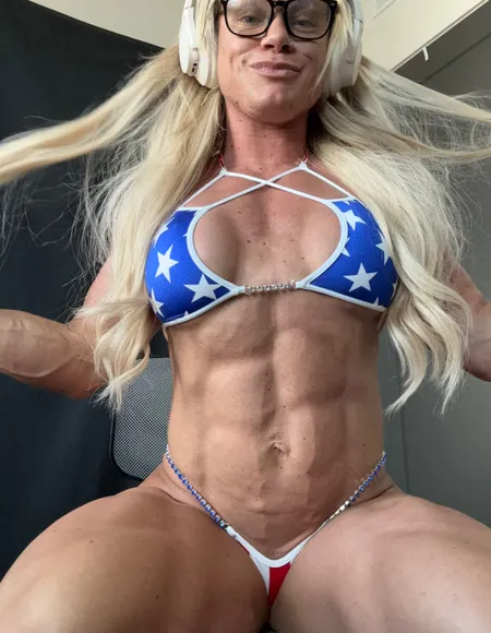 The Muscle Mommy profile photo
