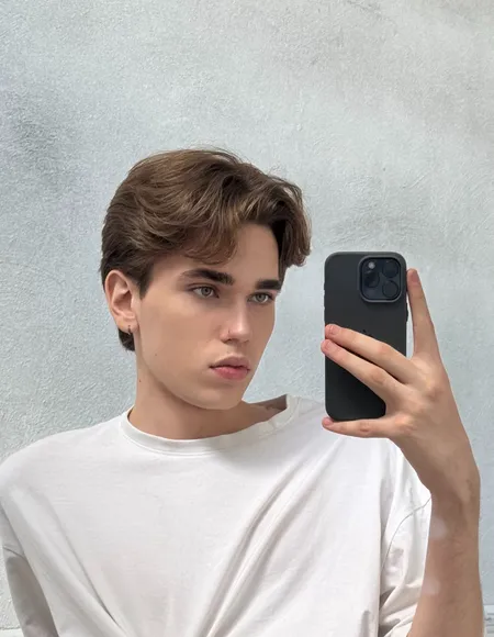 Theo Levy profile photo