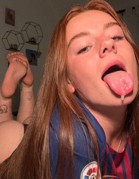 Lena 🍑 Petite Brunette profile photo