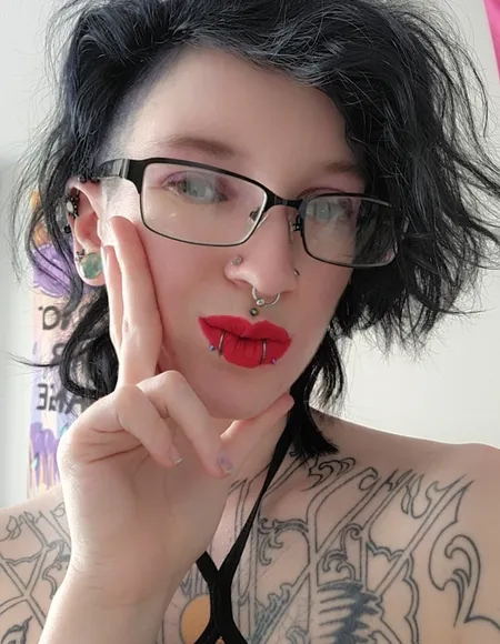 Toxic Tina 🧡 profile photo