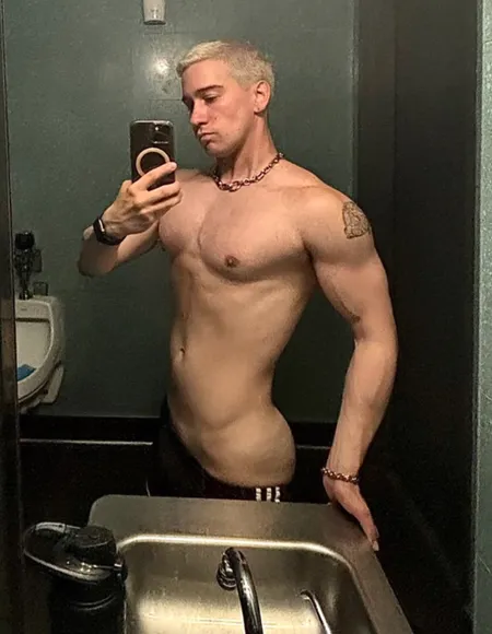 buff goth profile photo