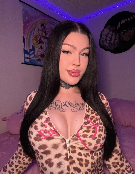 Violet 💜 profile photo