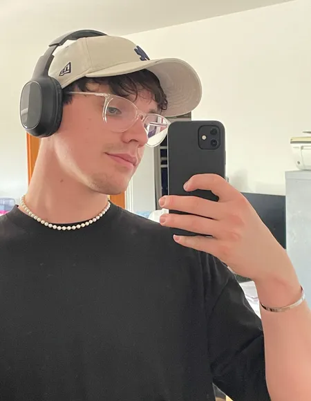 𝙩𝙬𝙞𝙣𝙠 𝙡𝙚𝙫𝙞 profile photo