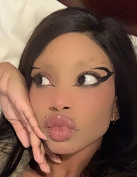 Twink girl profile photo